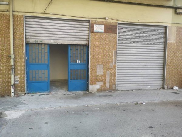 negozio in affitto a Casoria
