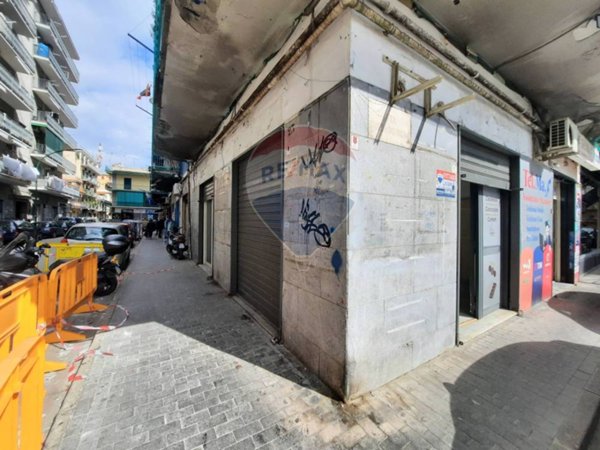 locale commerciale in affitto a Casoria
