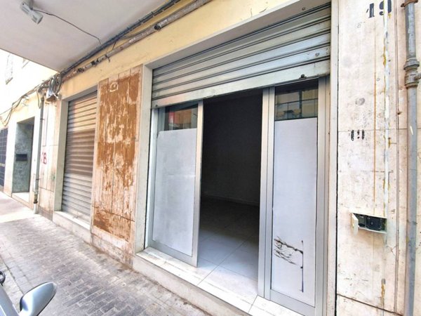 negozio in affitto a Casoria