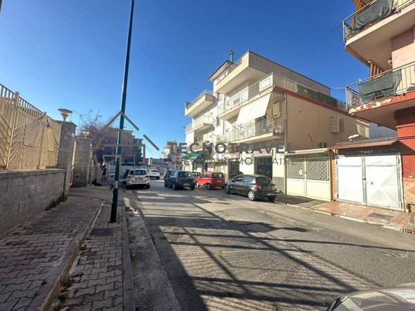 locale commerciale in affitto a Casoria in zona Centro Storico