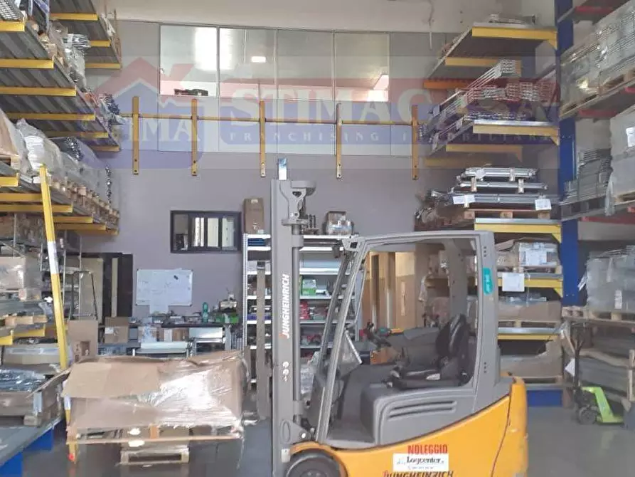 capannone in affitto a Casoria