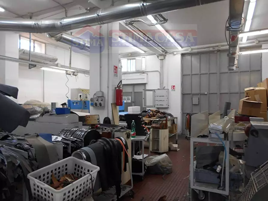 locale commerciale in affitto a Casoria