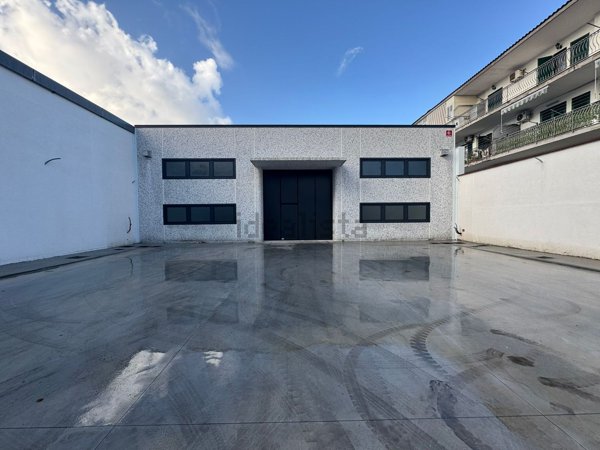 capannone in affitto a Casoria