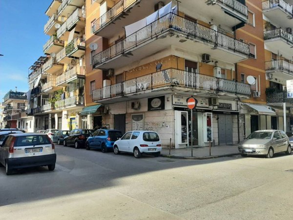 negozio in affitto a Casoria