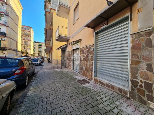 locale commerciale in affitto a Casoria