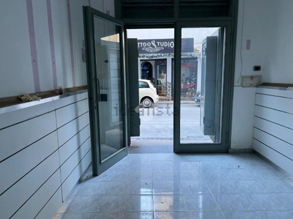 locale commerciale in affitto a Casoria