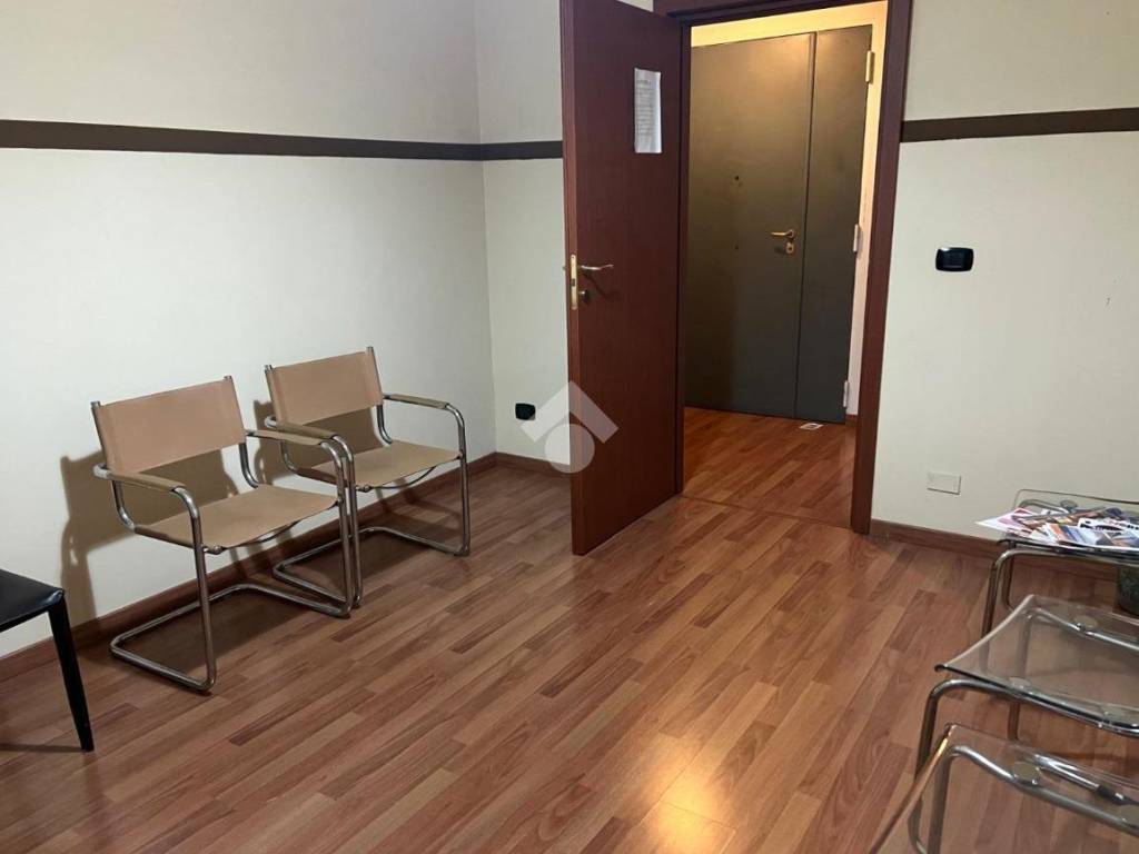 ufficio in affitto a Casoria