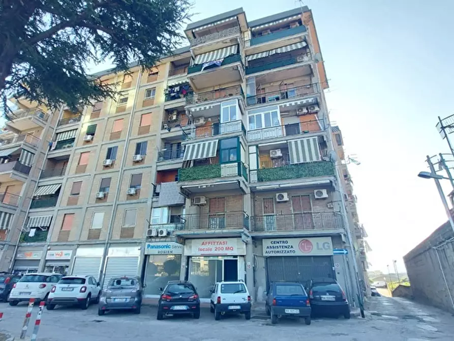 locale commerciale in affitto a Casoria