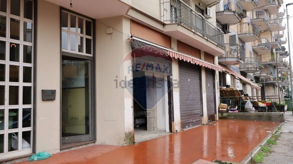 locale commerciale in affitto a Casoria