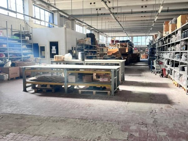 locale commerciale in affitto a Casoria in zona Arpino