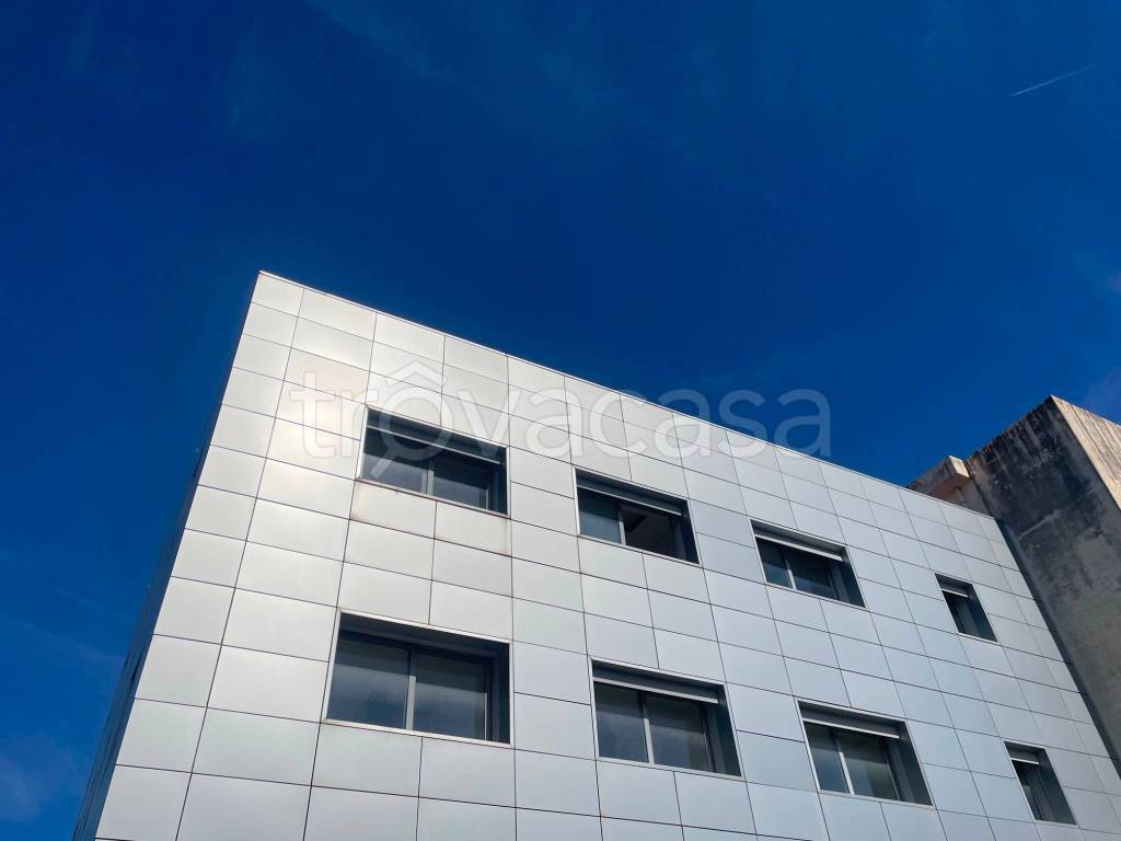 negozio in affitto a Casoria