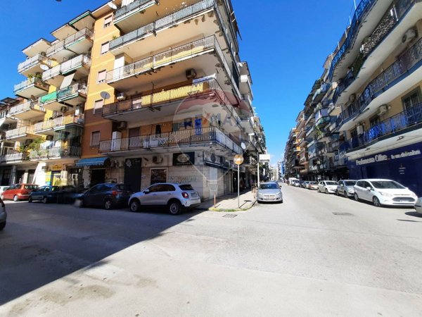 locale commerciale in affitto a Casoria