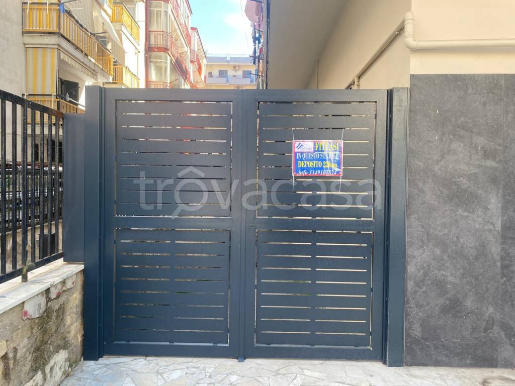 locale commerciale in affitto a Casoria
