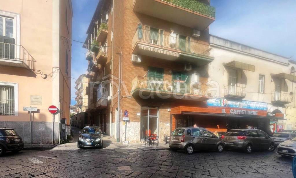negozio in affitto a Casoria