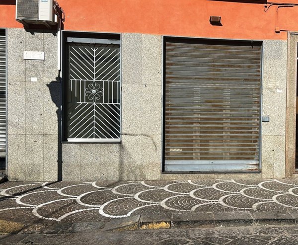 negozio in affitto a Casoria