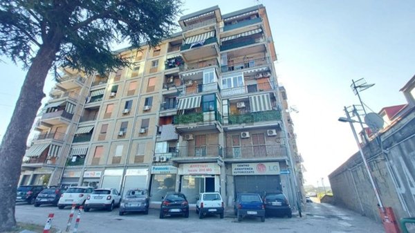 locale commerciale in affitto a Casoria