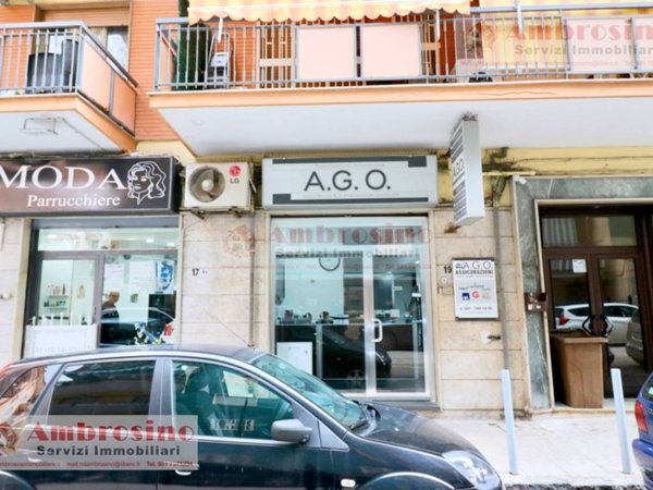 negozio in affitto a Casoria