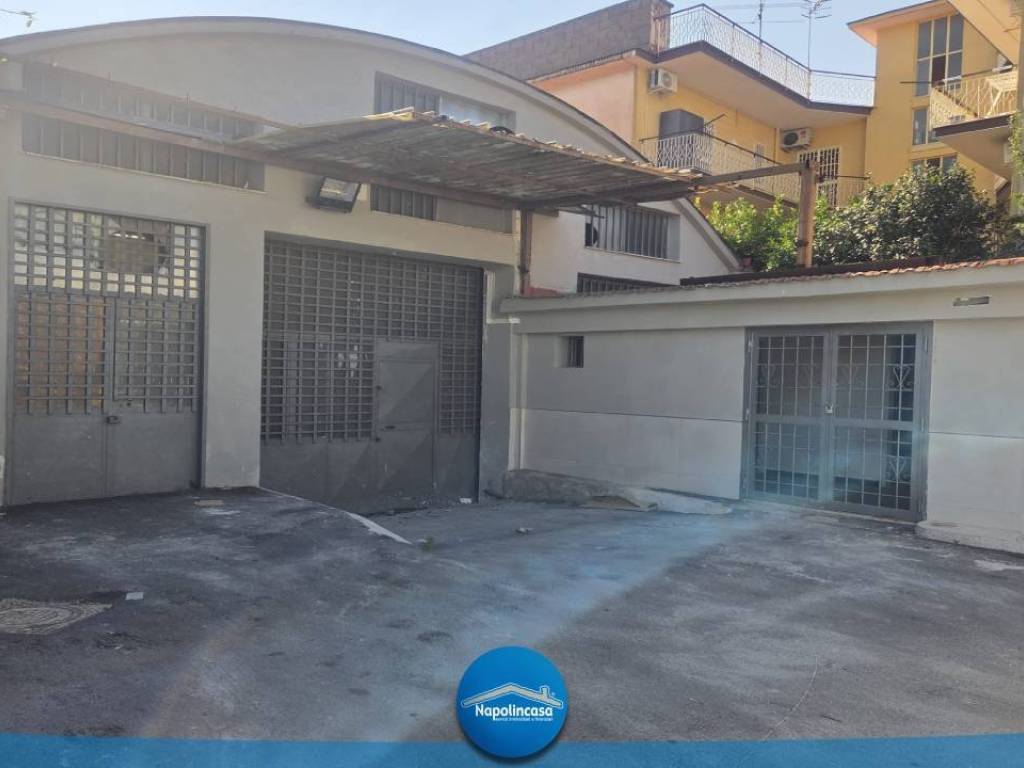 locale commerciale in affitto a Casoria