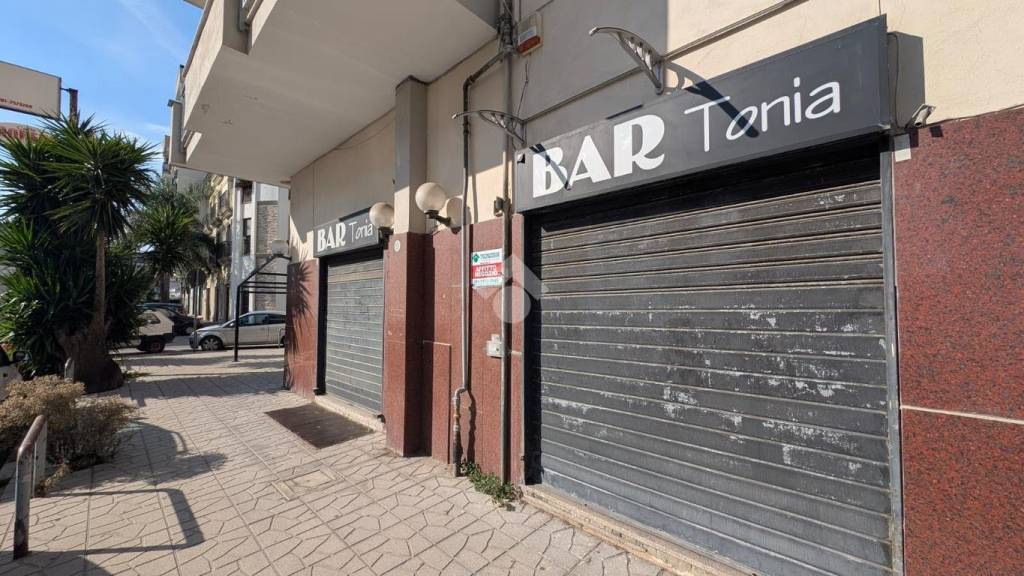 negozio in affitto a Casoria