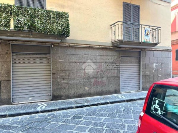 negozio in affitto a Casoria in zona Centro Storico