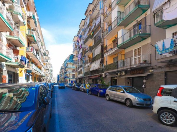 negozio in affitto a Casoria