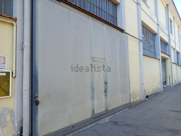 capannone in affitto a Casoria