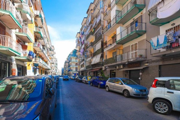 negozio in affitto a Casoria