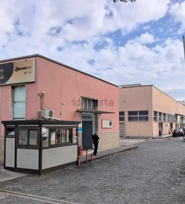 capannone in affitto a Casoria