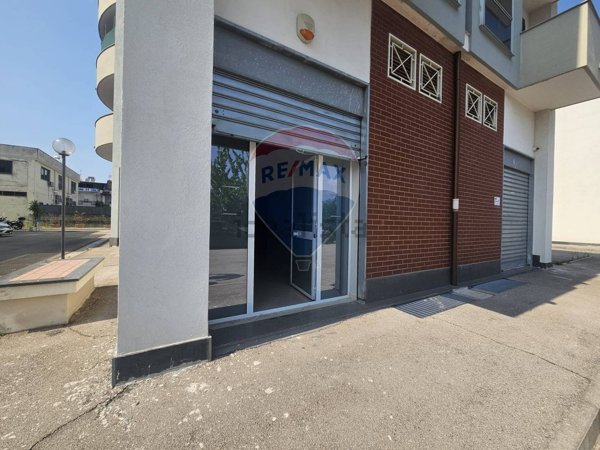 locale commerciale in affitto a Casoria