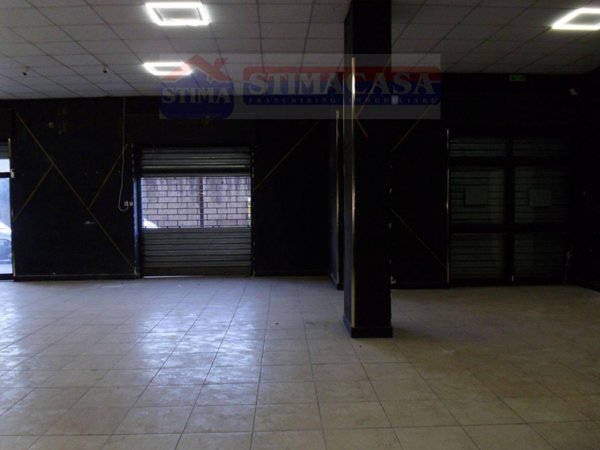locale commerciale in affitto a Casoria