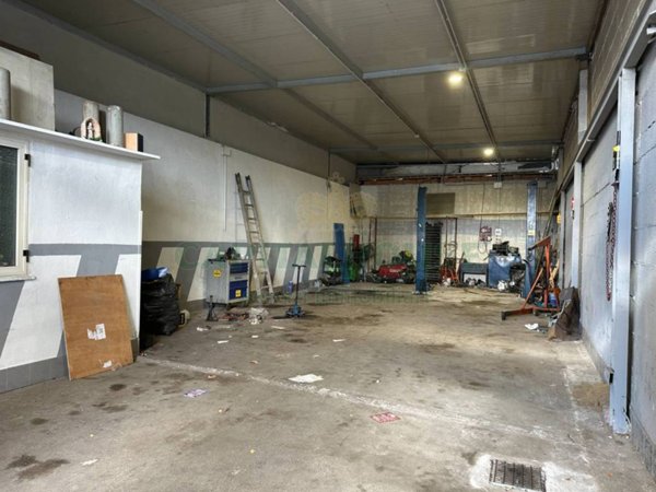 locale commerciale in affitto a Casoria