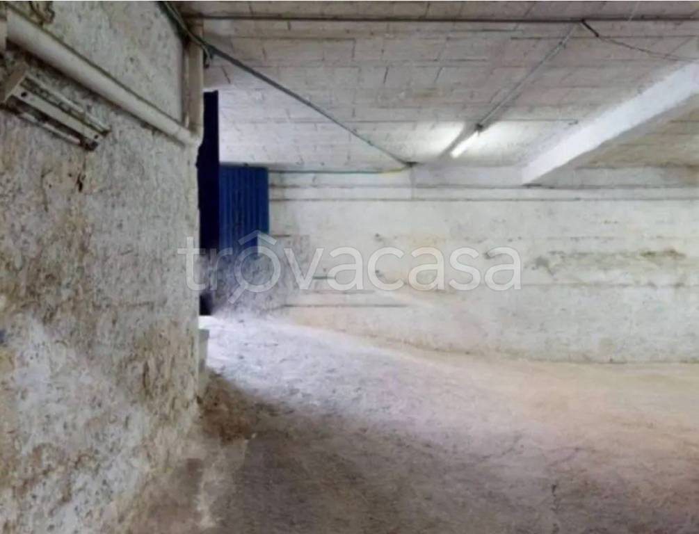 locale commerciale in affitto a Casoria