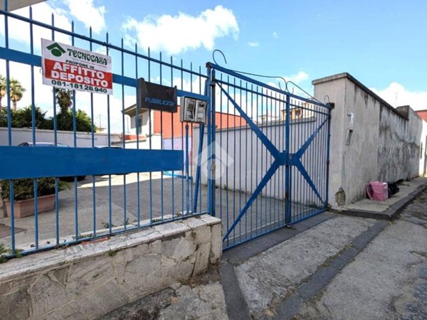 locale commerciale in affitto a Casoria