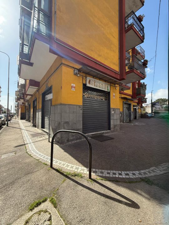 locale commerciale in affitto a Casoria