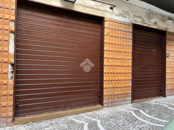 negozio in affitto a Casoria in zona Arpino