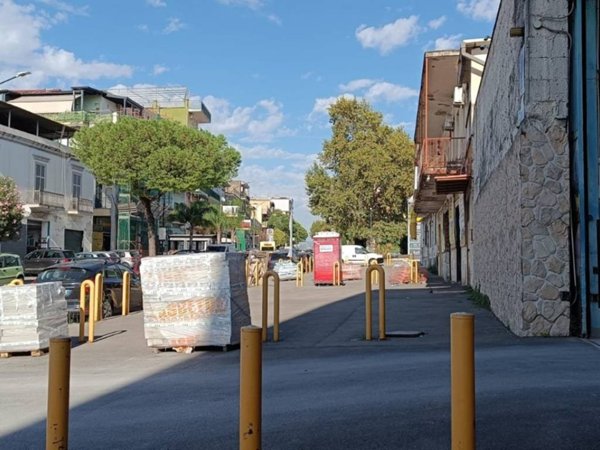 locale commerciale in affitto a Casoria in zona Arpino