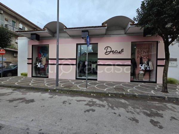negozio in affitto a Casoria