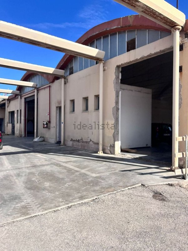 capannone in affitto a Casoria