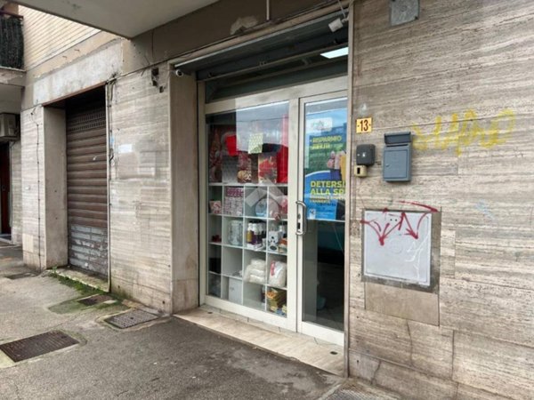 negozio in affitto a Casoria