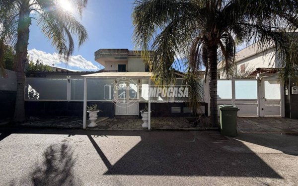 negozio in affitto a Casoria