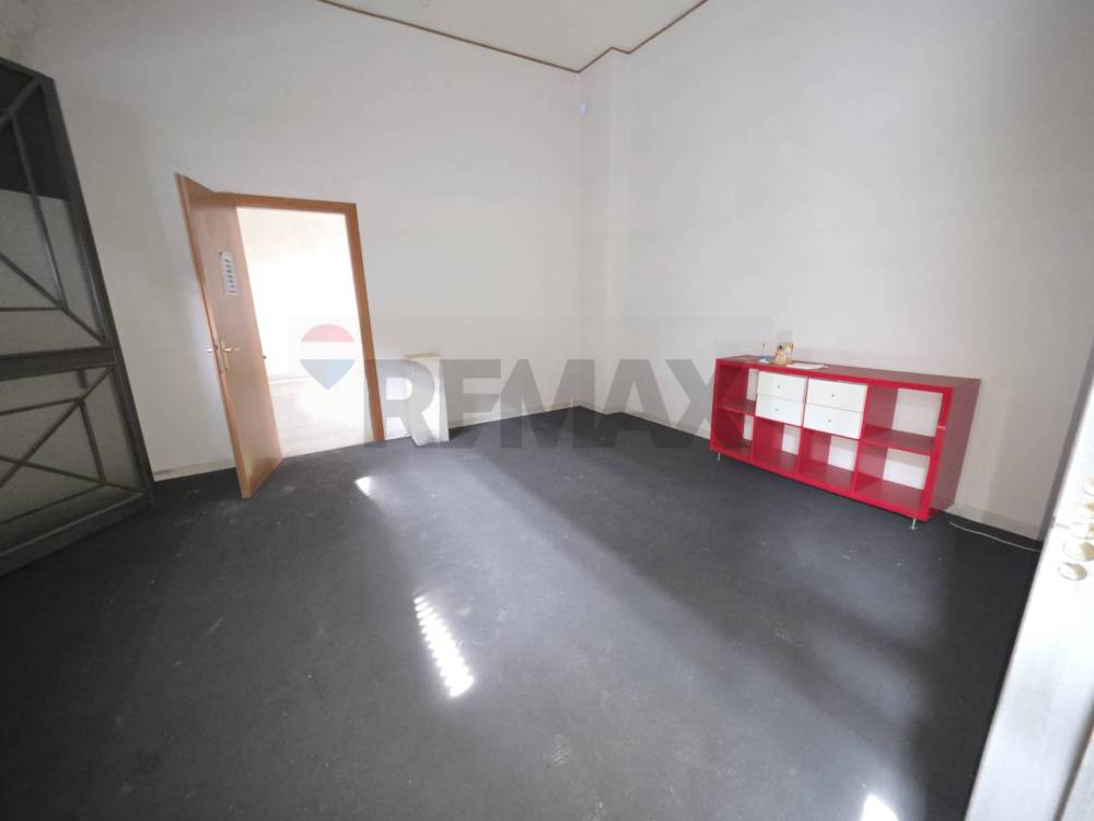 locale commerciale in affitto a Casoria