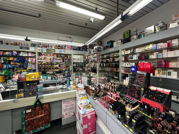 locale commerciale in affitto a Casoria