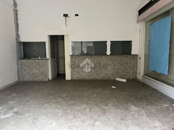 negozio in affitto a Casoria in zona Centro Storico