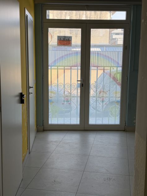 negozio in affitto a Casoria