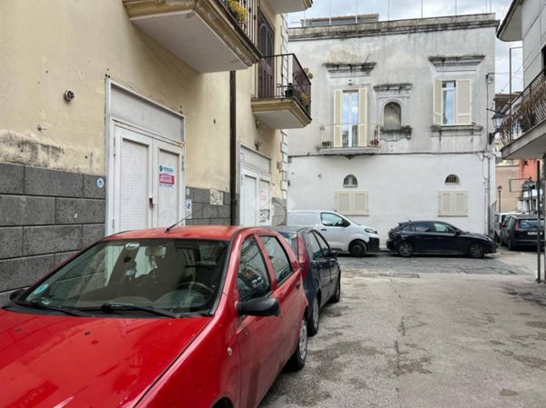 negozio in affitto a Casoria in zona Centro Storico