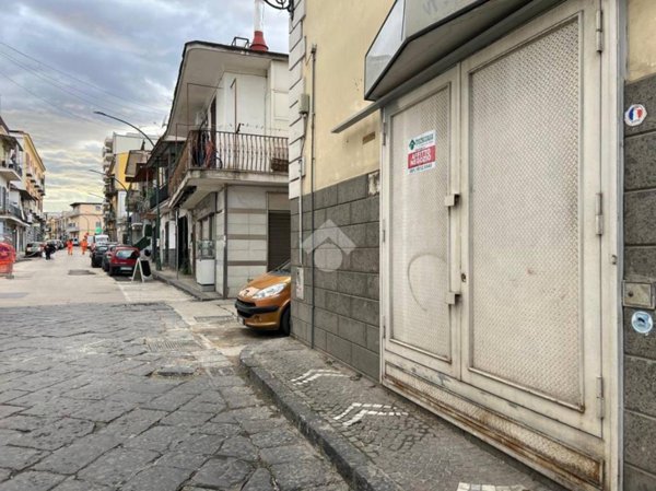 negozio in affitto a Casoria in zona Centro Storico