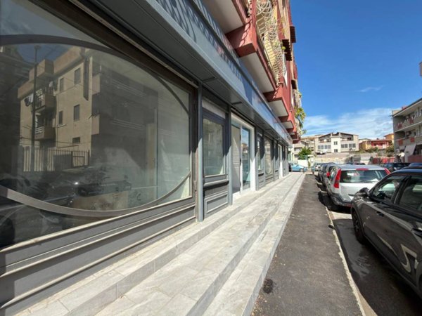 negozio in affitto a Casoria in zona Arpino