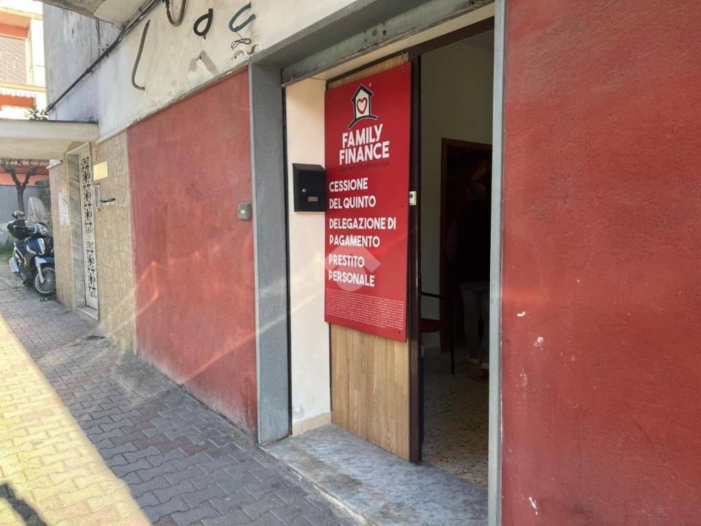 negozio in affitto a Casoria