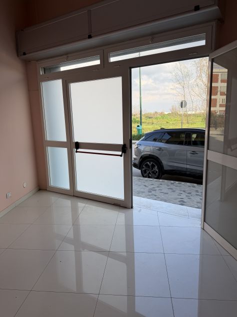 negozio in affitto a Casoria