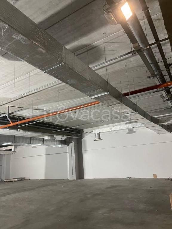 locale commerciale in affitto a Casoria